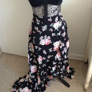 TORRID FLOWER AND BLACK HIGH LOW MAXI SKIRT 1 X